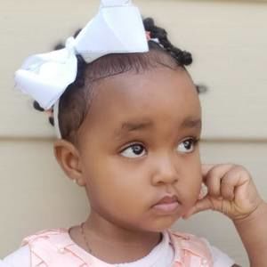 Meet your Posher, Saada